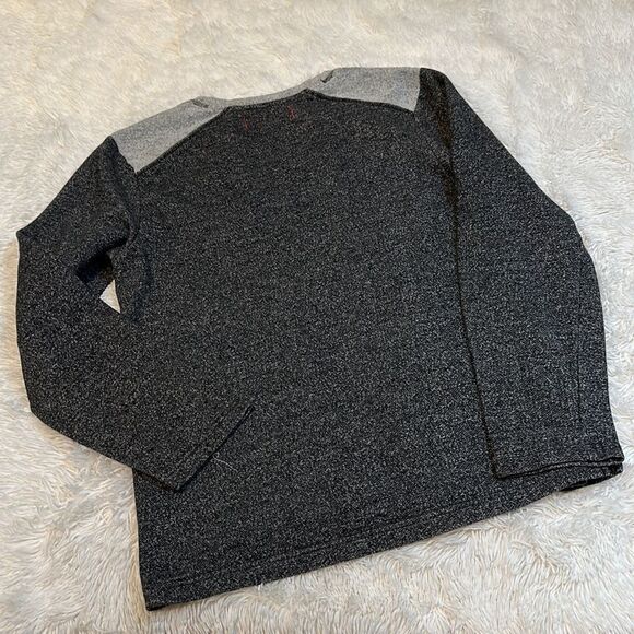 🎮 Tommy Bahama Crew Neck Sweatshirt - Picture 2 of 3